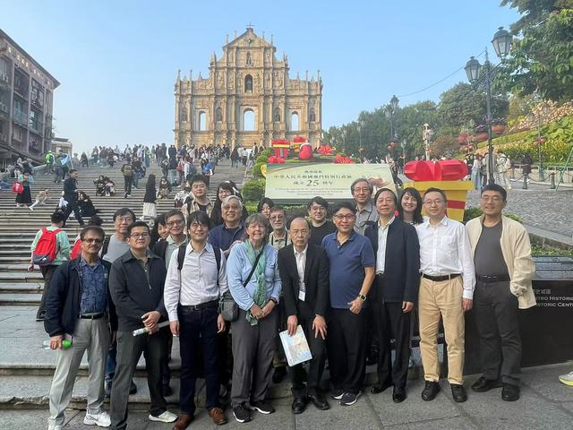 Tour (1)
